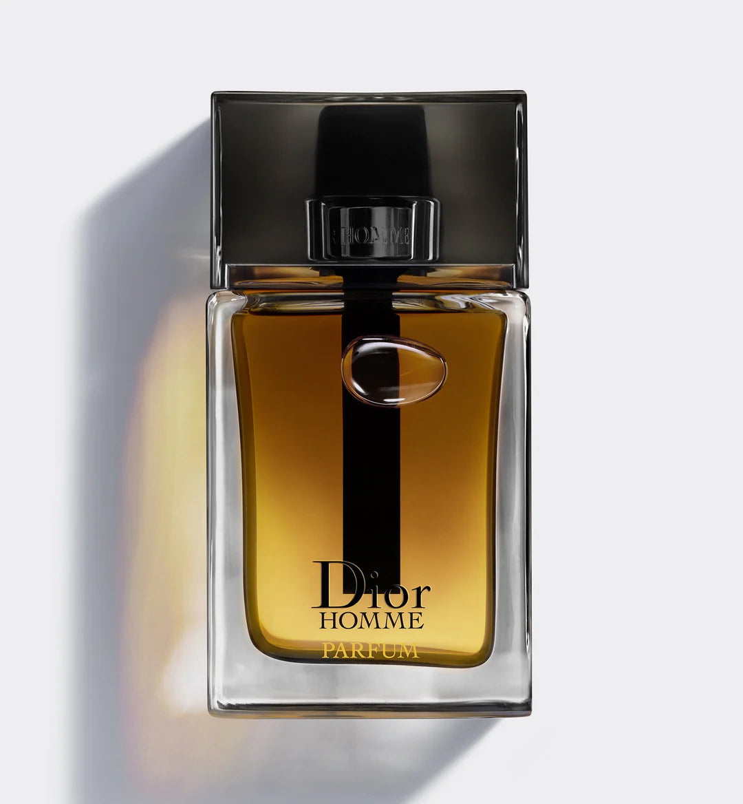 Achetez Dior Homme Parfum chez ScentCorner — iris ardent, accord cuiré et boisé d'exception. Livraison rapide partout au Maroc.